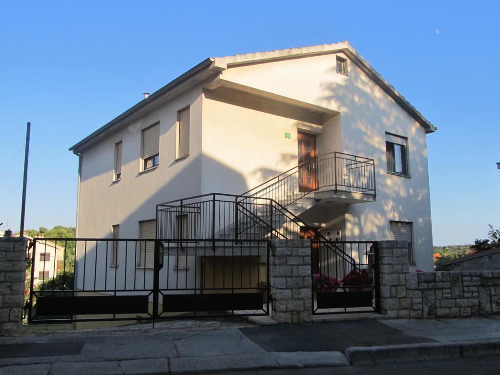 Apartment Razum Pula Exterior foto