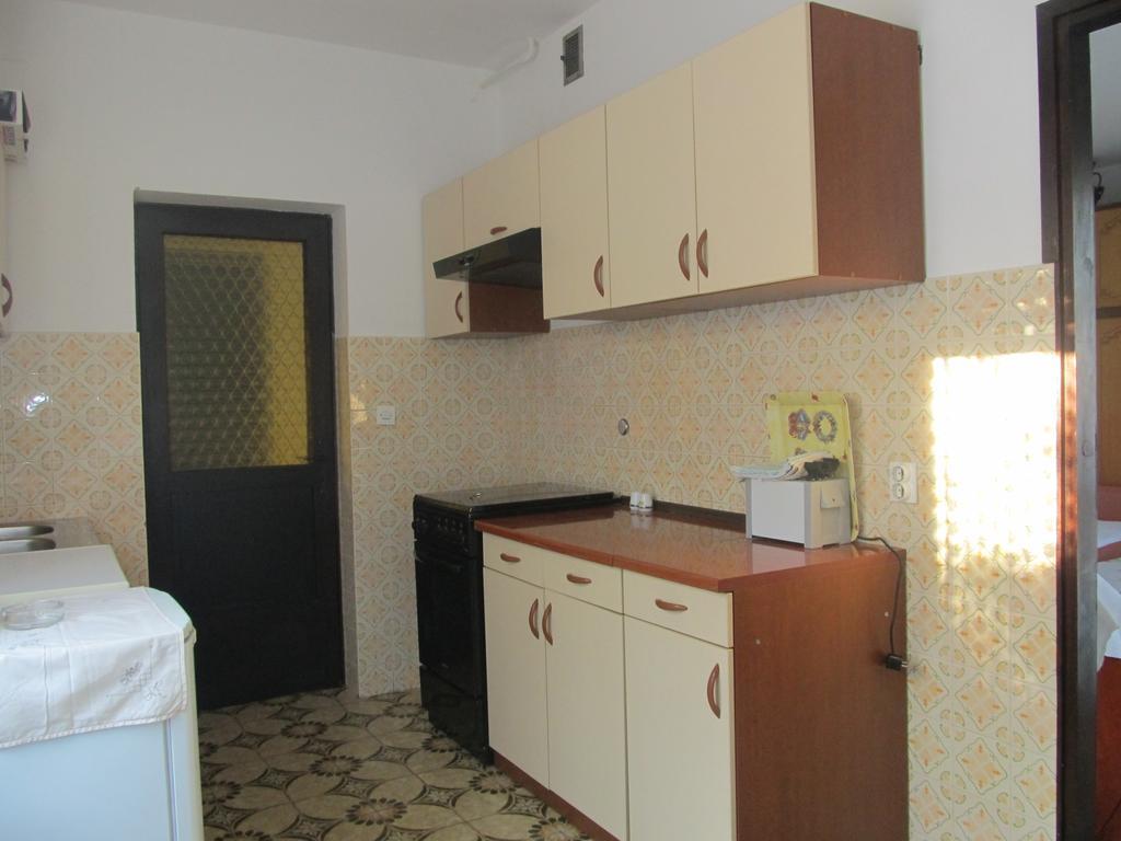 Apartment Razum Pula Exterior foto